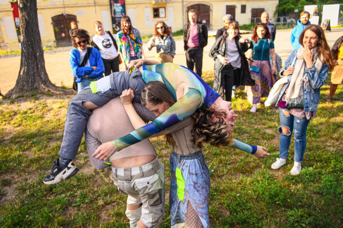 Lush-Blast-Walking-Performance-3